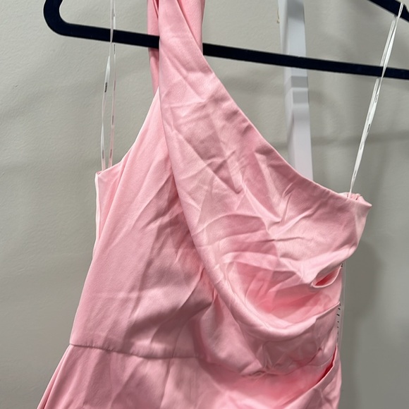 Elliatt Biarritz Gown maxi one shoulder pink - Picture 4 of 10